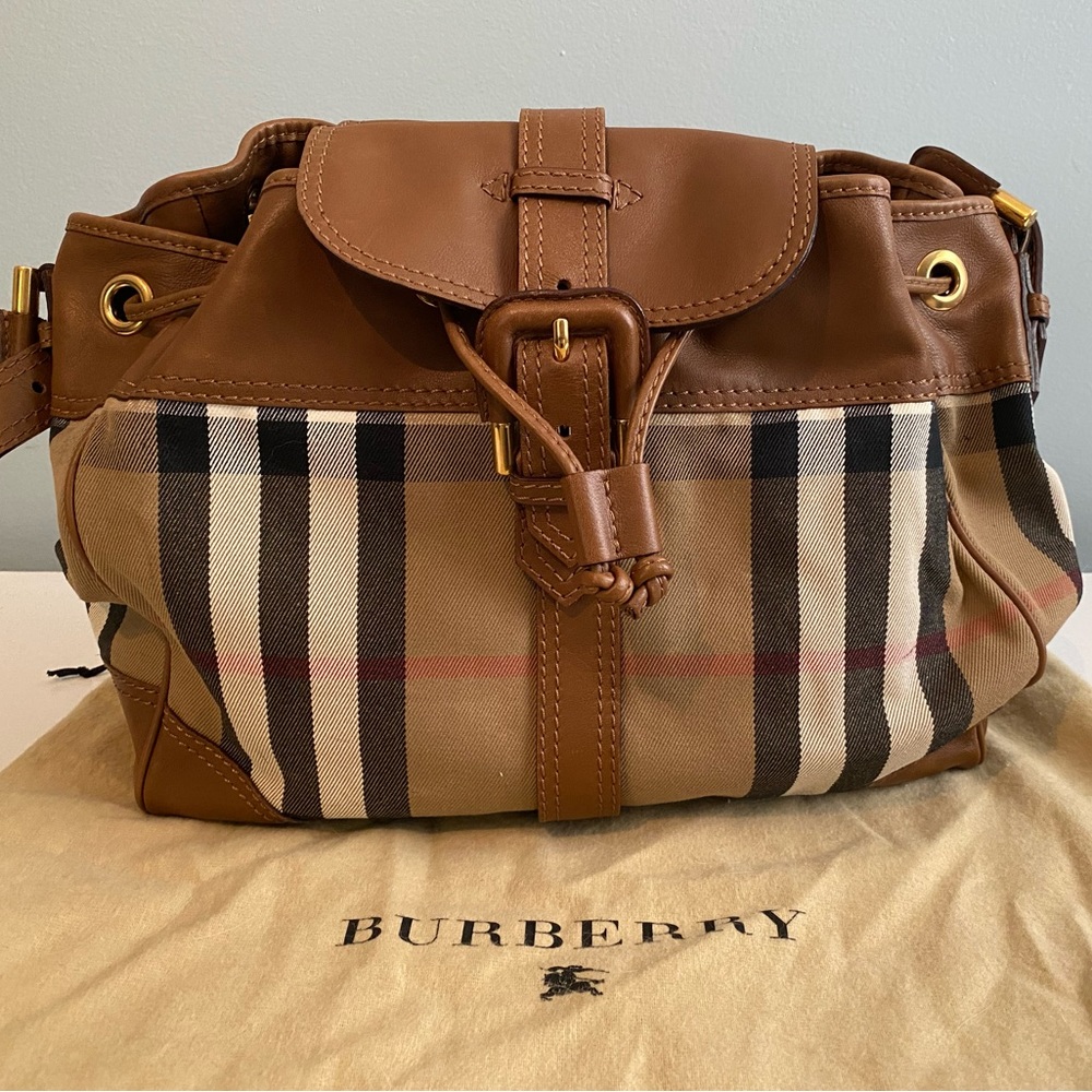 Burberry Crosby Derek Purse- Great Condition!